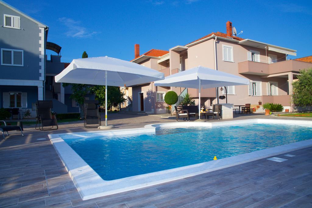 Banic Apartments With Pool Біоград-на-Мору Екстер'єр фото