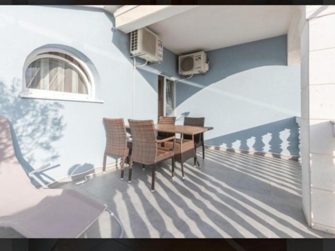 Banic Apartments With Pool Біоград-на-Мору Номер фото